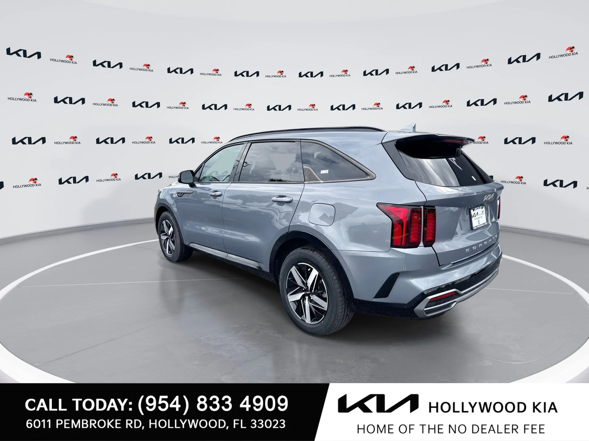 Used 2022 Everlasting Silver Kia S image 6