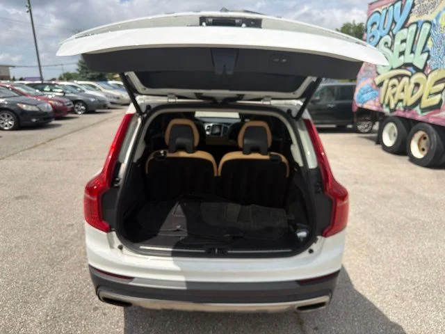 Used 2016 White Volvo T6 Momentum image 27