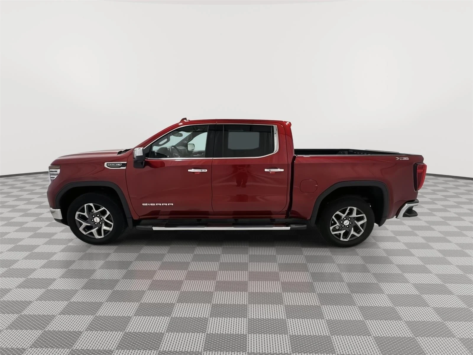 Used 2025 GMC Sierra 1500 SLT with VIN 3GTUUDED1SG248751 for sale in Alexandria, Minnesota