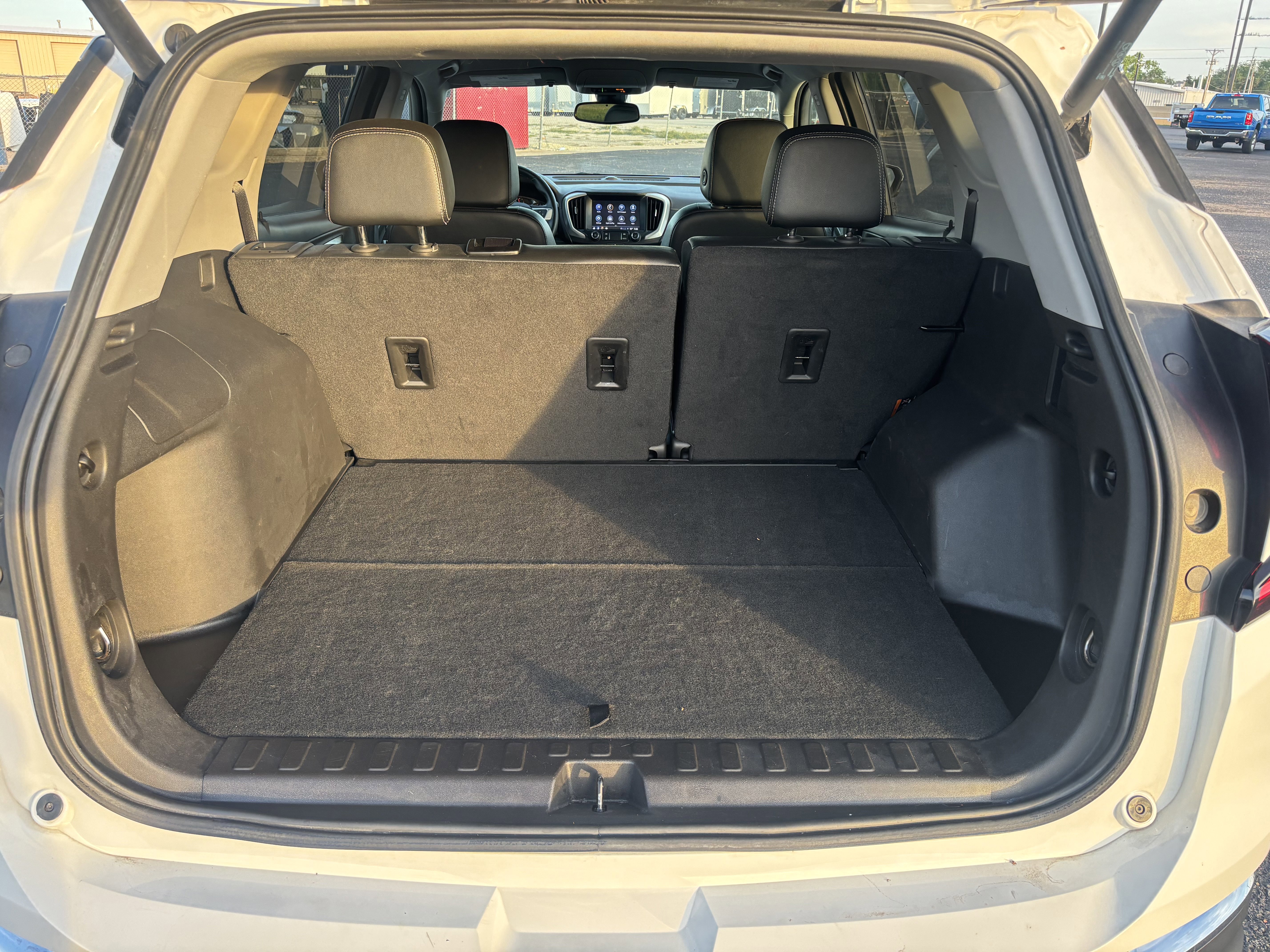 Used 2024 Summit White GMC SLT image 23