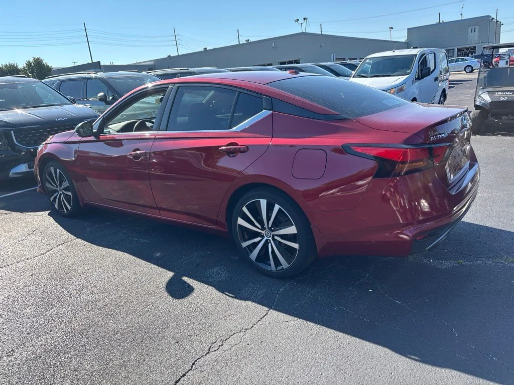 Used 2019 Scarlet Ember Tintcoat Nissan 2.5 SR image 6