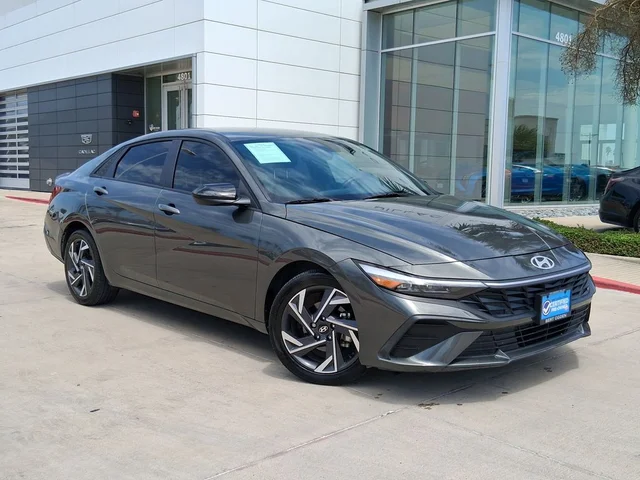 Pre-Owned 2025 Hyundai Elantra SEL Sport FWD 4D Sedan
