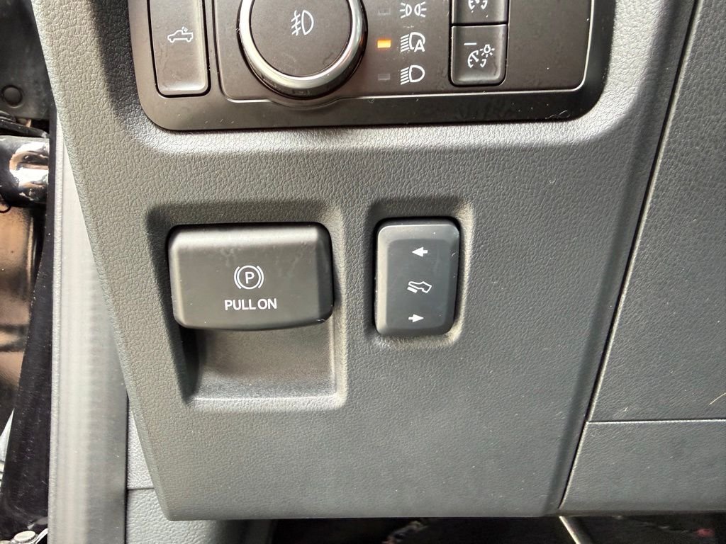 Used 2023 Black Ford XLT image 9