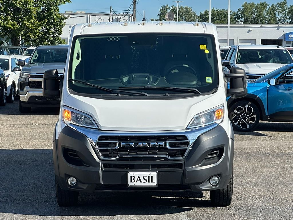 Used 2025 White Ram Base image 3