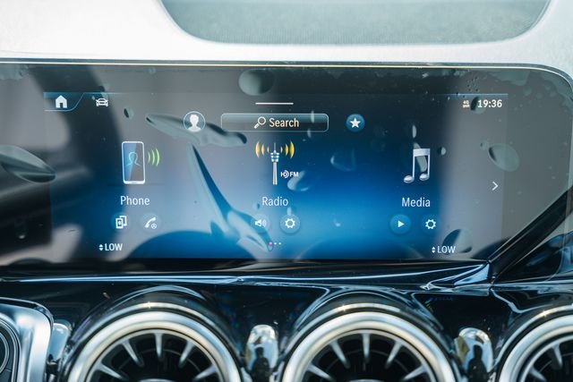 New 2026  Mercedes-Benz GLB 250 image 23
