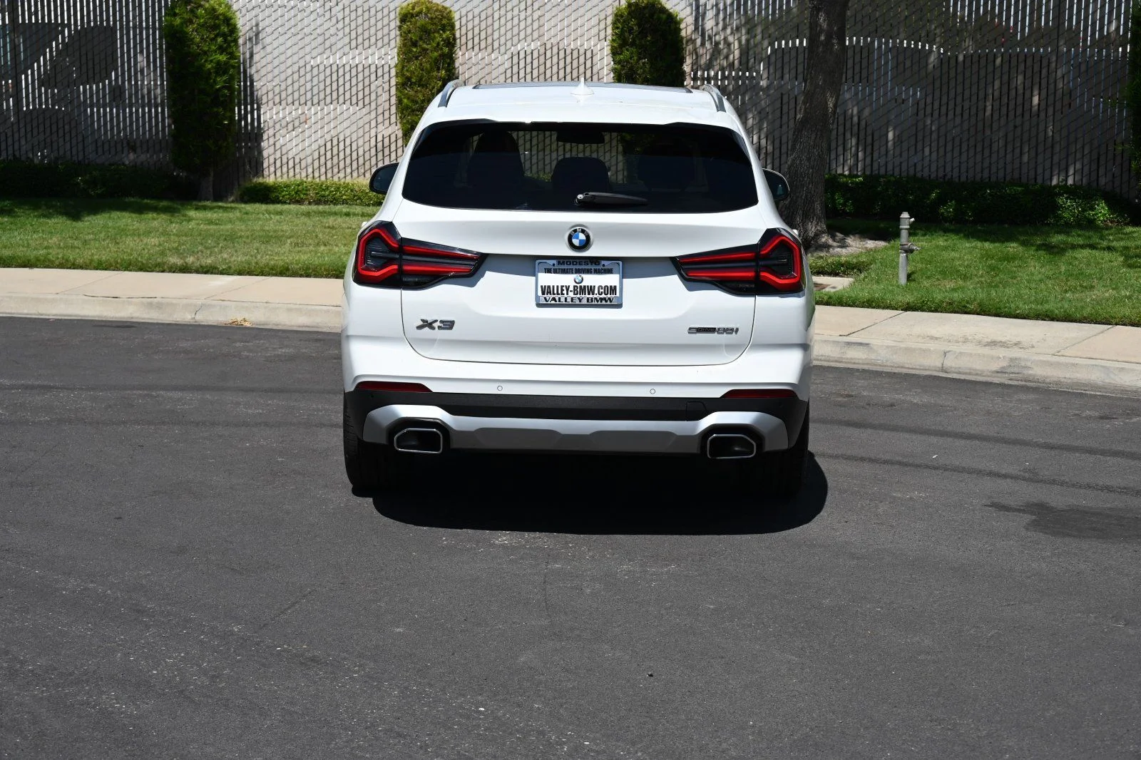 Used 2023 Alpine White BMW sDrive30i image 5