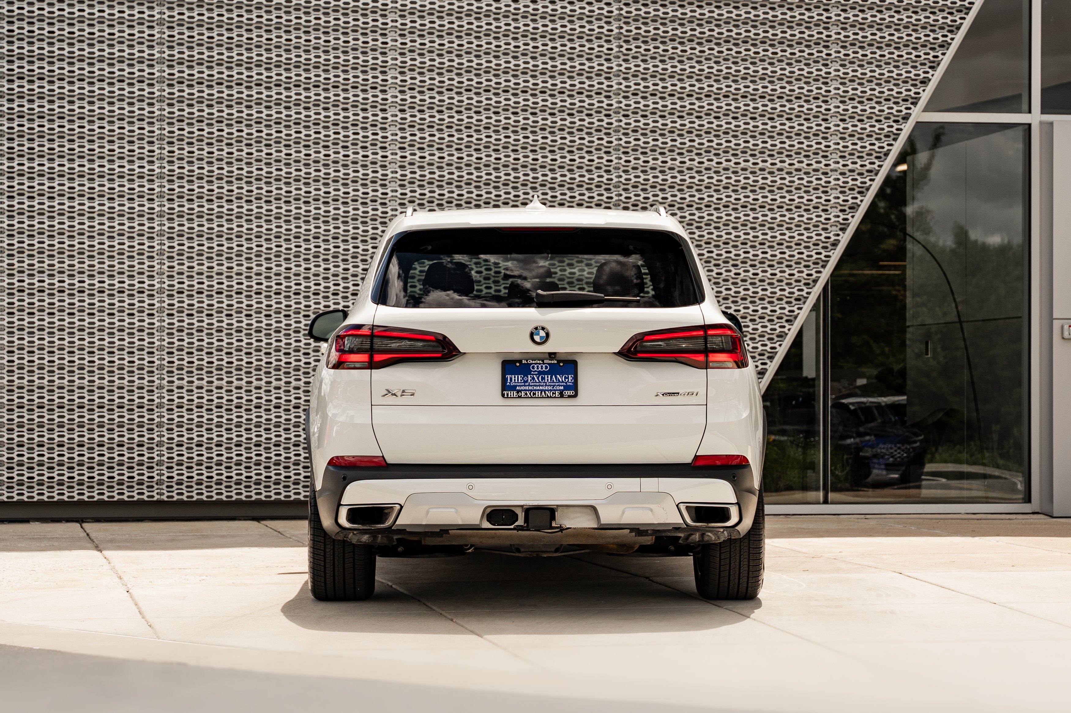 Used 2021 Alpine White BMW xDrive40i image 29