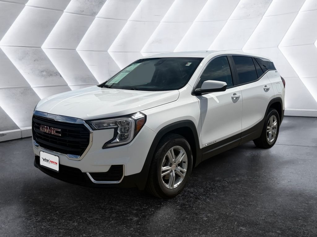 Used 2024 White GMC SLE image 3