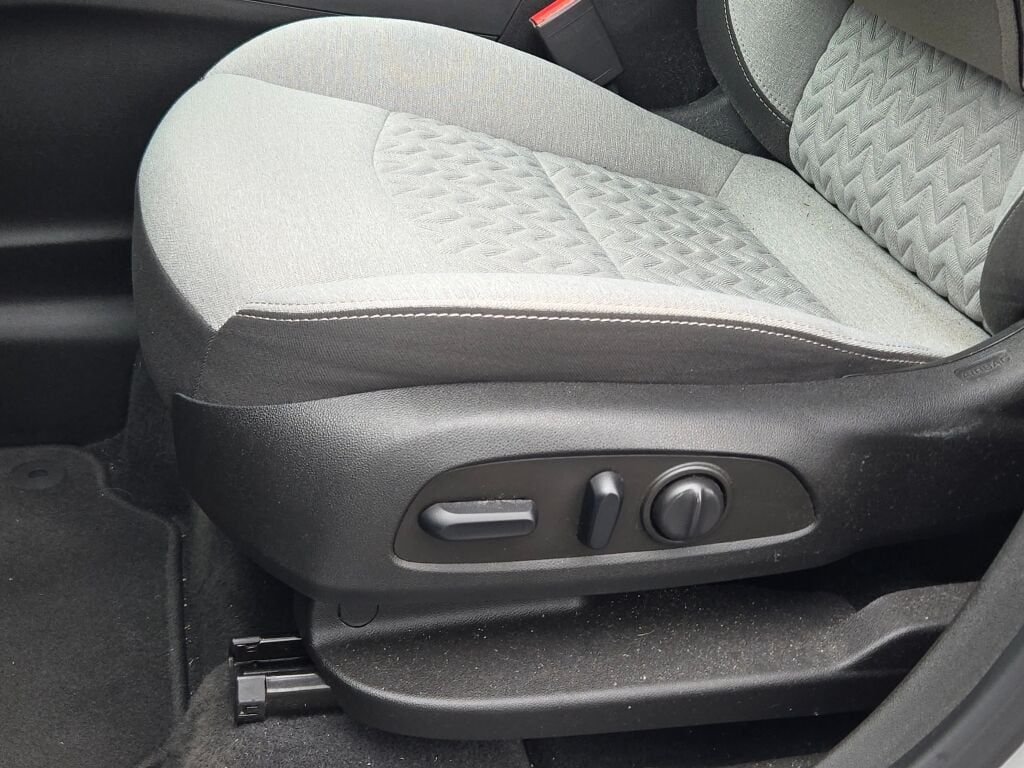 Used 2022 Silver Chevrolet LS image 20