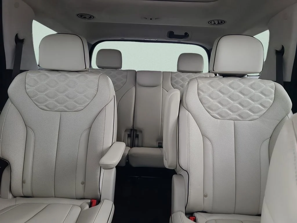 Used 2020 Hyper White Hyundai Limited image 9