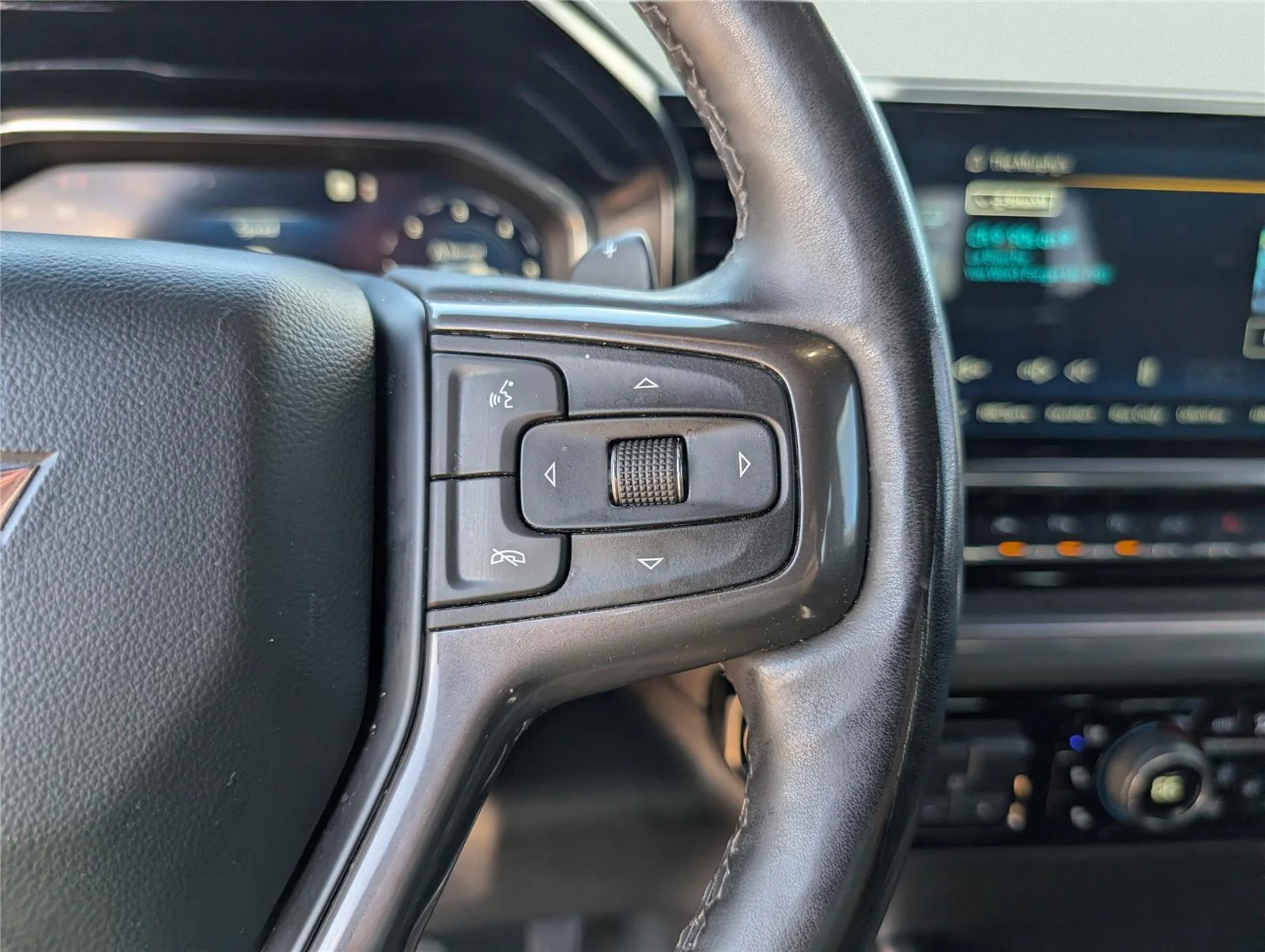 Used 2025 Black Chevrolet High Country image 27
