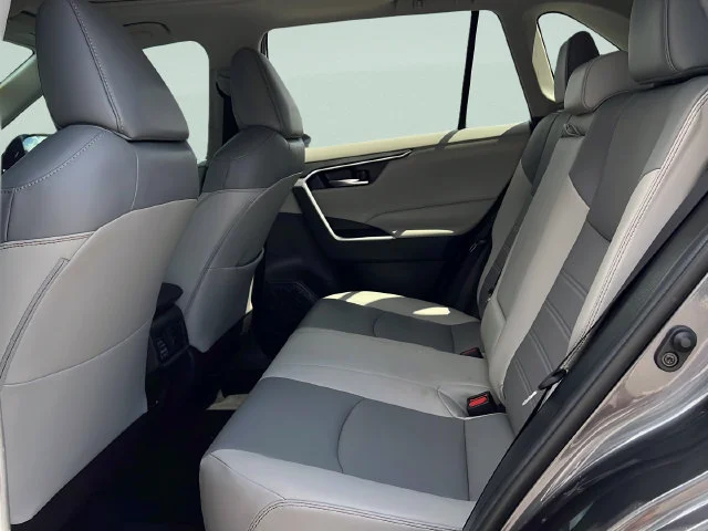 Used 2021 Gray Toyota XLE Premium image 10