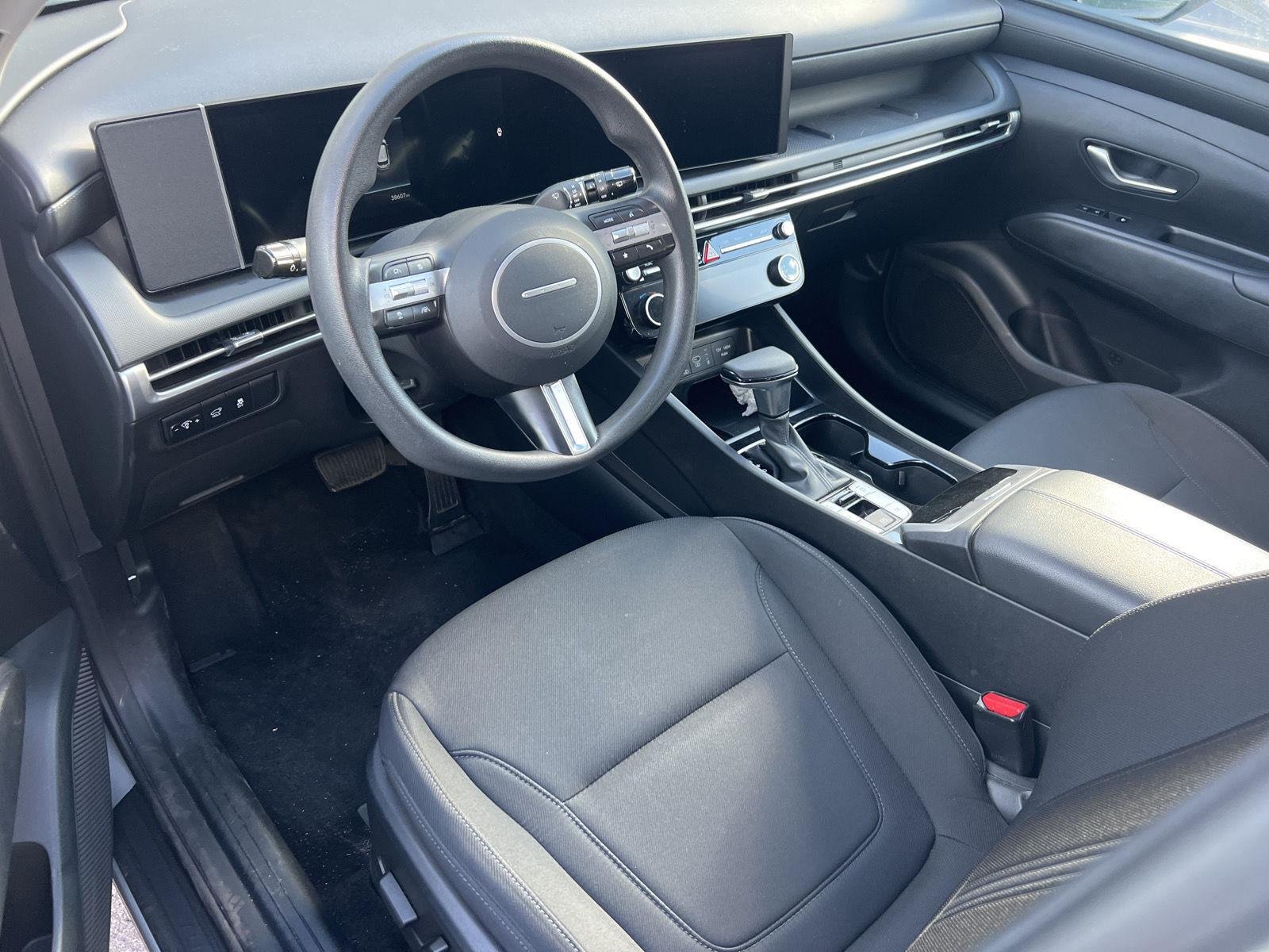 Used 2025 Shimmering Silver Hyundai SEL image 5