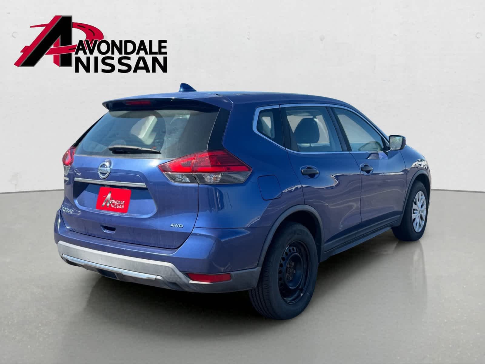 Used 2017 Caspian Blue Nissan S image 4