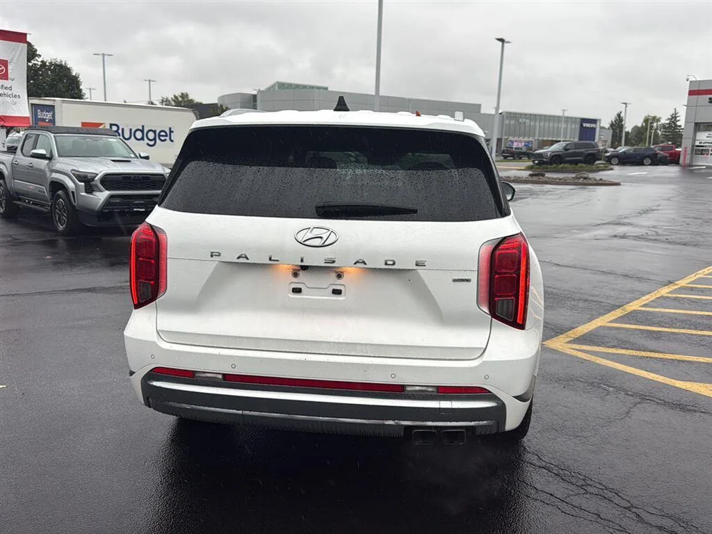 Used 2024 Hyper White Hyundai Calligraphy image 4