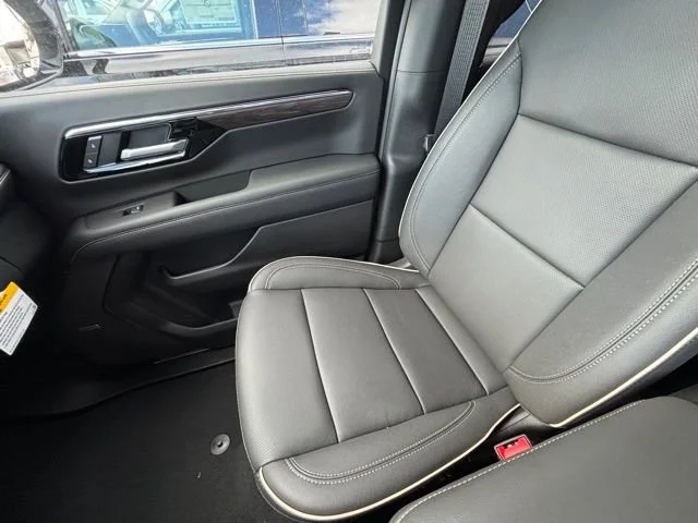 2026 Chevrolet Suburban Premier - Photo 16
