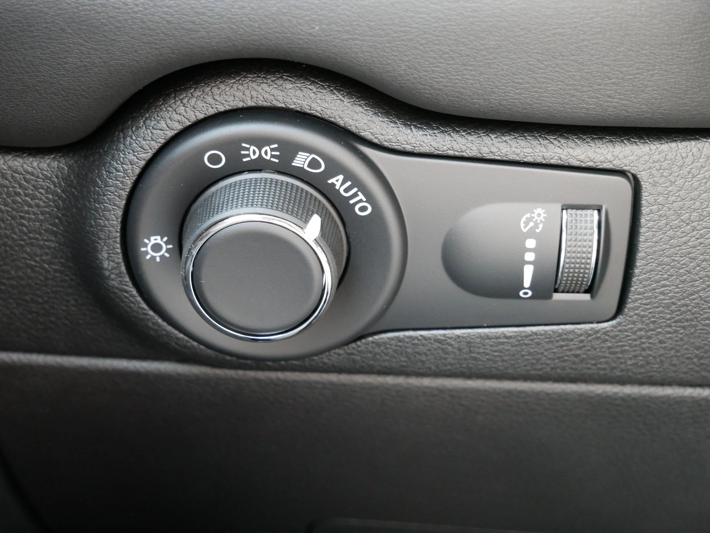 New 2026 Vapor Gray Dodge GT Plus HEMI V8 image 19