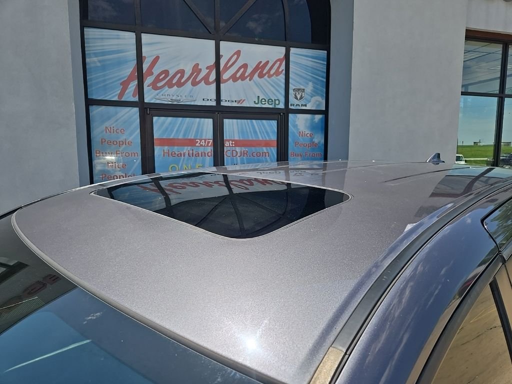 Used 2021  Honda Touring image 18