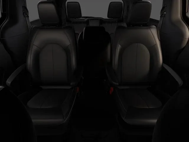 New 2026 Diamond Black Crystal Pearl-Coat Exterior Paint Chrysler Select image 17