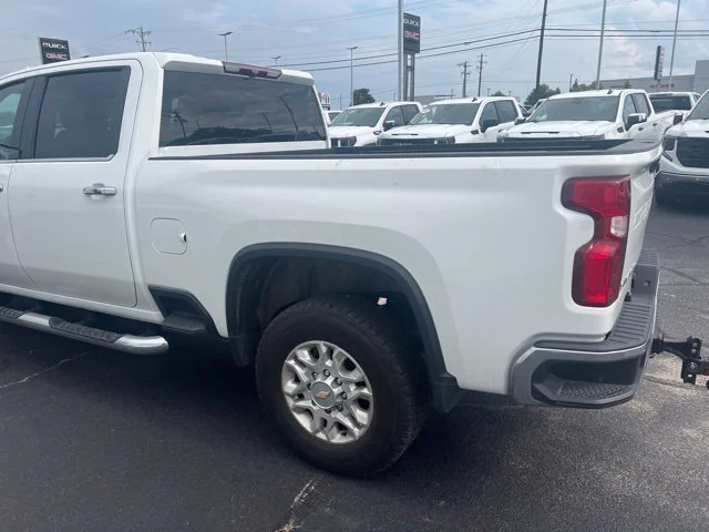 Used 2022 SUMMIT WHITE Chevrolet LTZ image 8