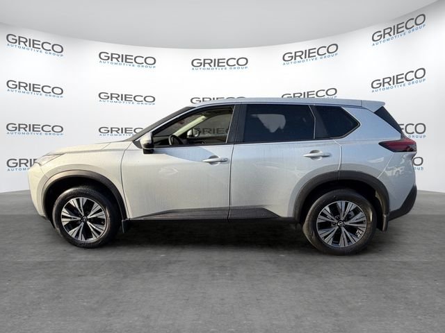 Used 2022 Silver Nissan SV image 4