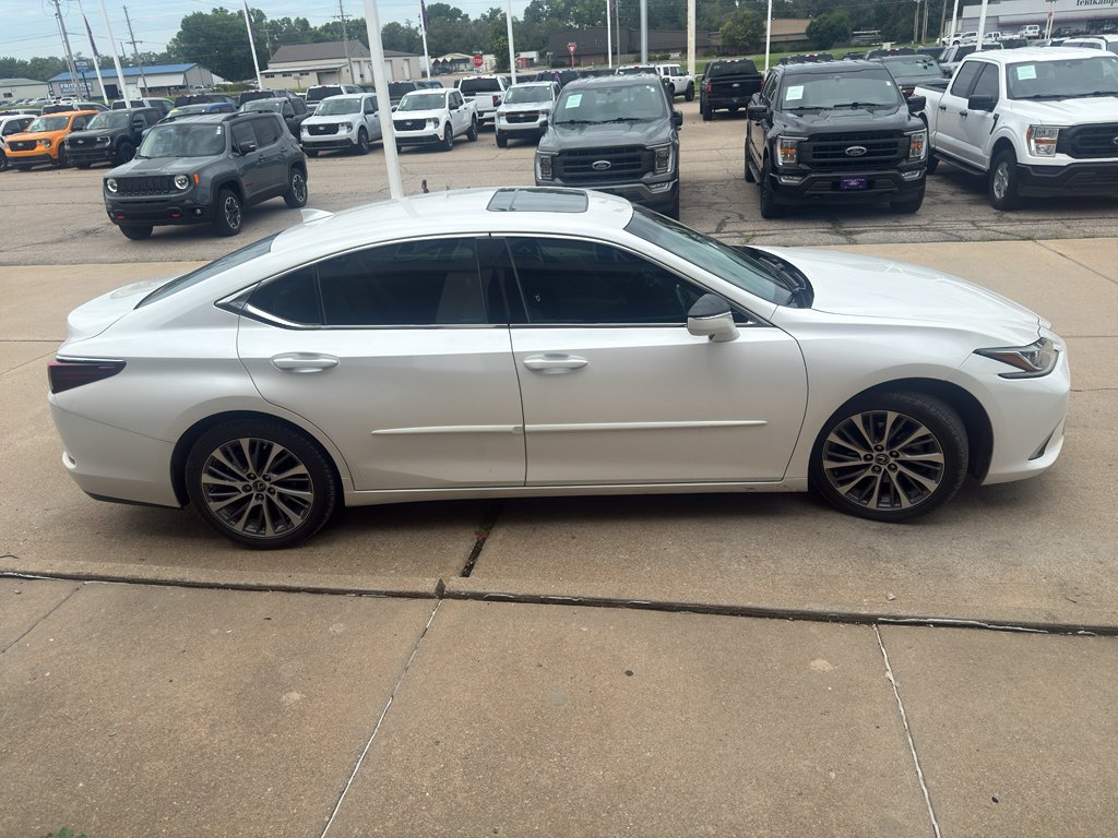 Used 2020 Eminent White Pearl Lexus Base image 5