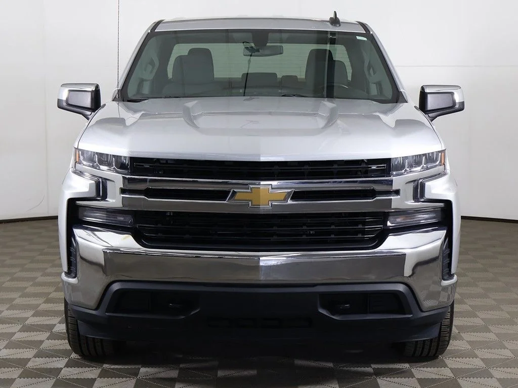 Used 2022 Silver Ice Metallic Chevrolet LT image 10
