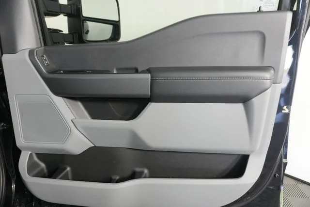 New 2026 Agate Black Metallic Ford F-250® XLT image 36