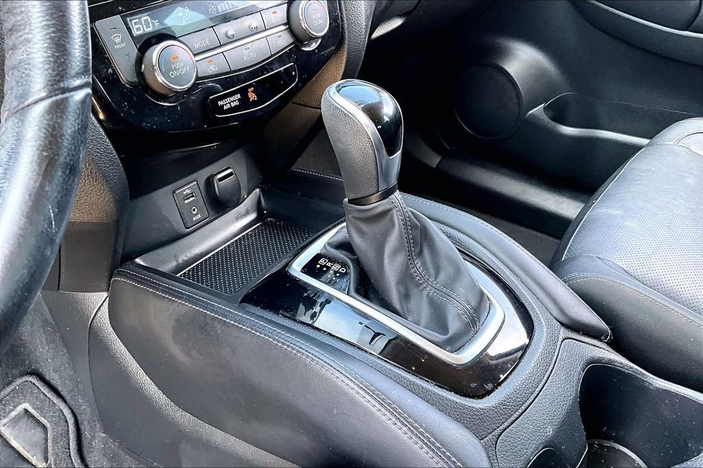 Used 2017 Gray Nissan SL image 12