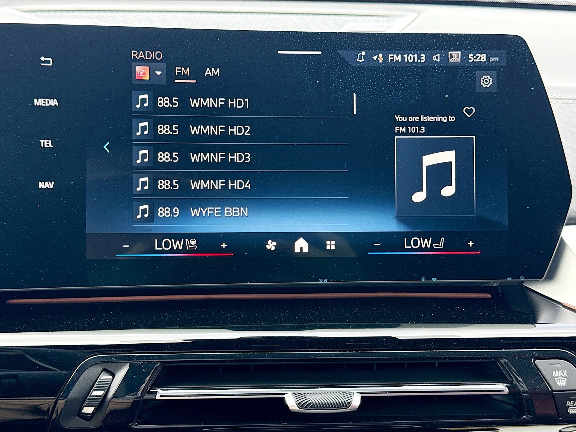 New 2026 Black Sapphire Metallic BMW xDrive28i image 31