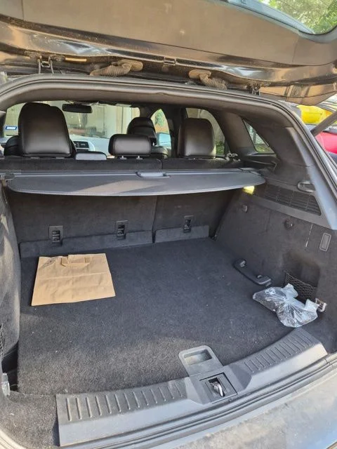 Used 2015 Black Lincoln Base image 8