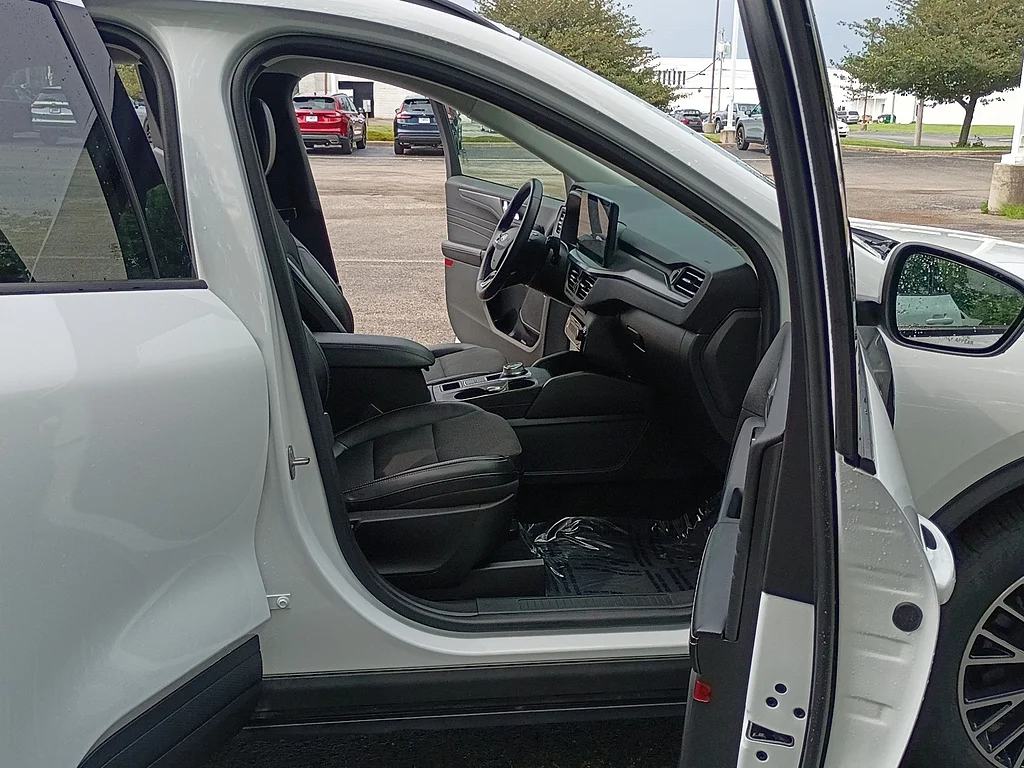Used 2023 Oxford White Ford Base image 16