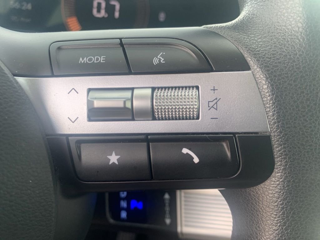 Certified Used 2025 Blue Hyundai SEL image 17