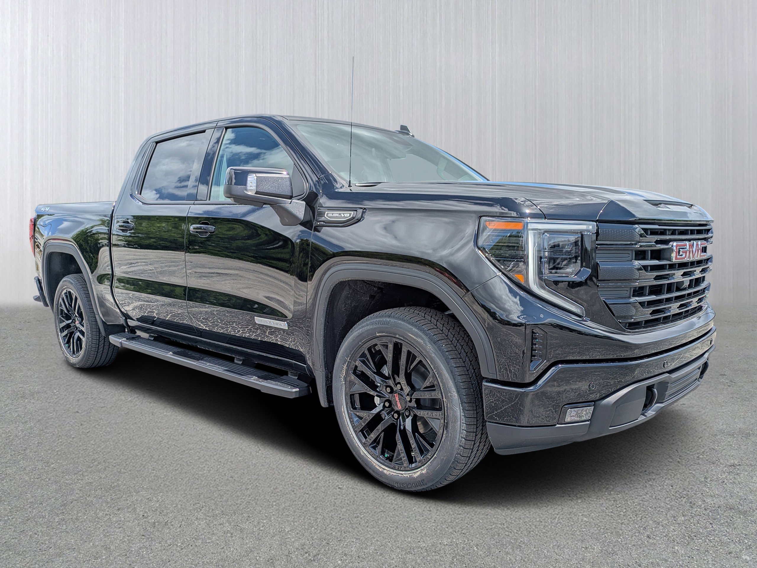 2026 GMC Sierra 4WD Crew Cab Short Box Elevation's photo