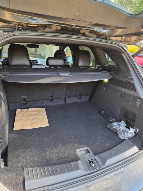 Used 2015 Black Lincoln Base image 8