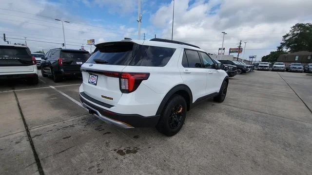 New 2026 Star White Metallic Tri-Coat Ford Tremor image 11