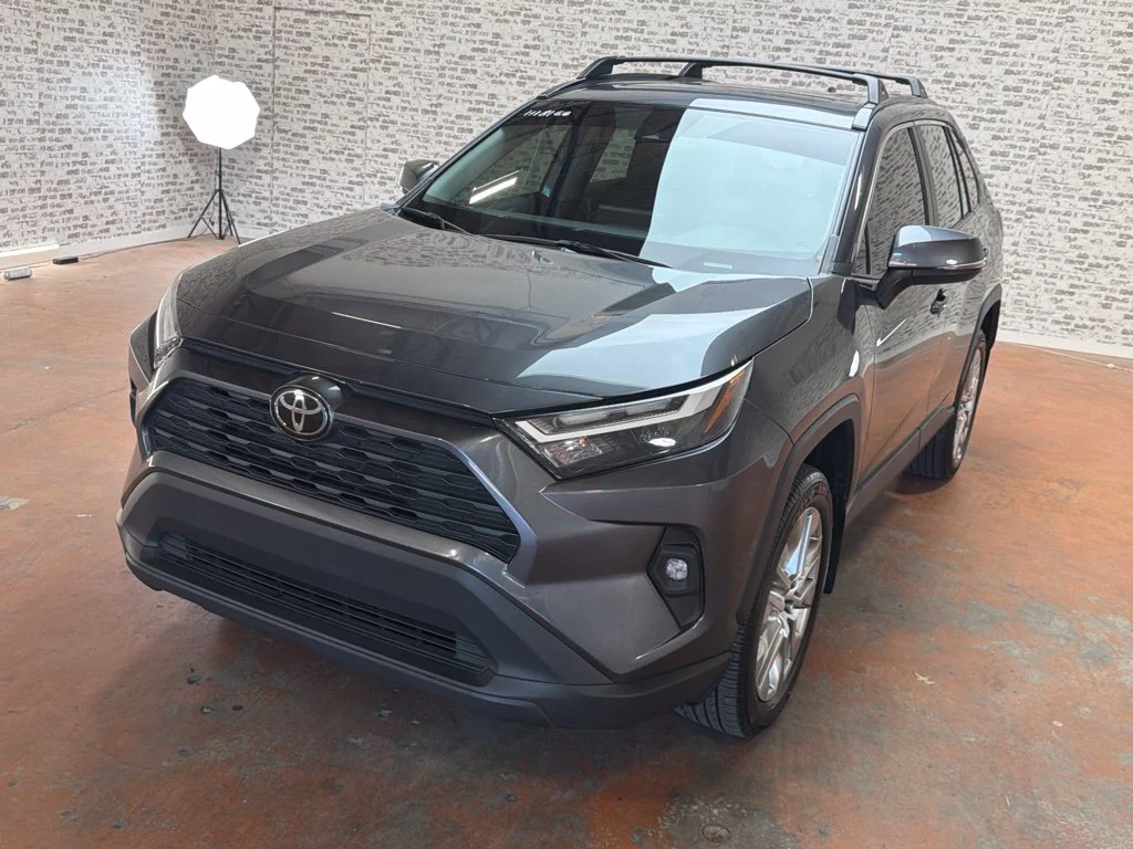 Used 2024 Magnetic Gray Metallic Toyota XLE Premium image 3
