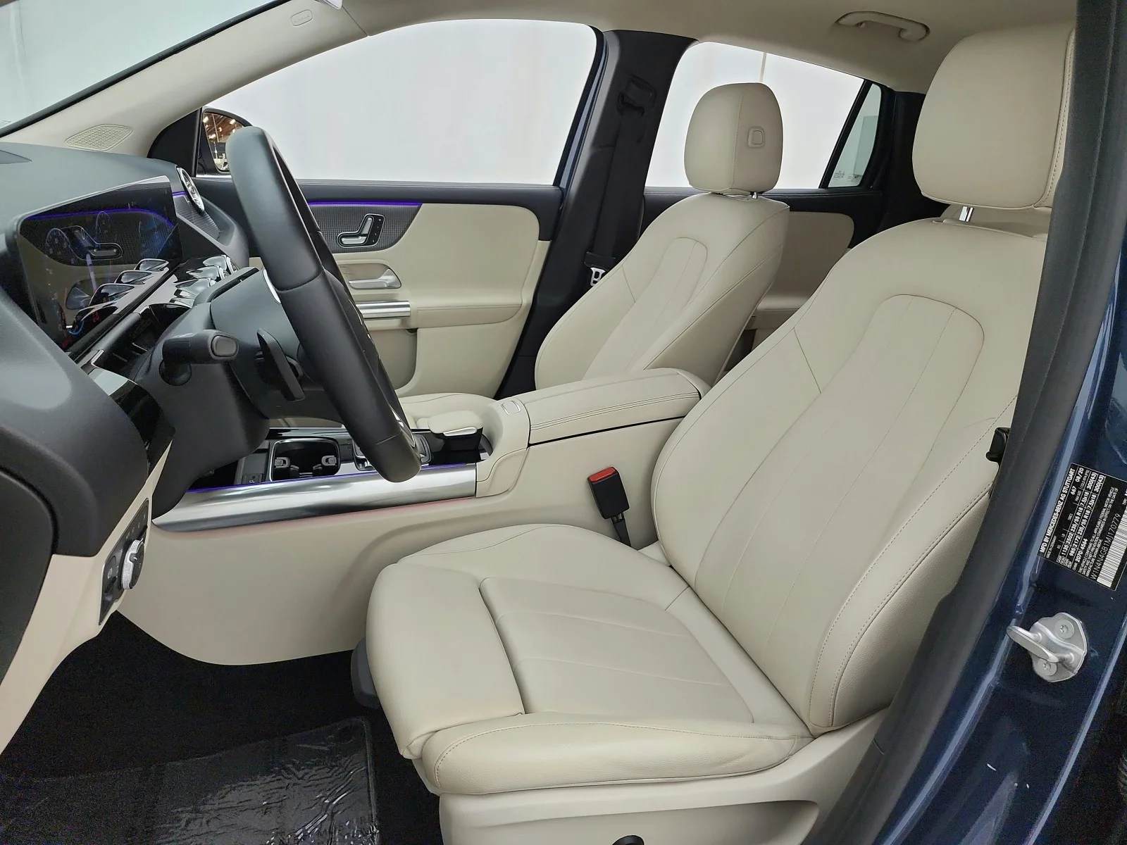 Used 2021 Denim Blue Metallic Mercedes-Benz GLA 250 SUV image 13