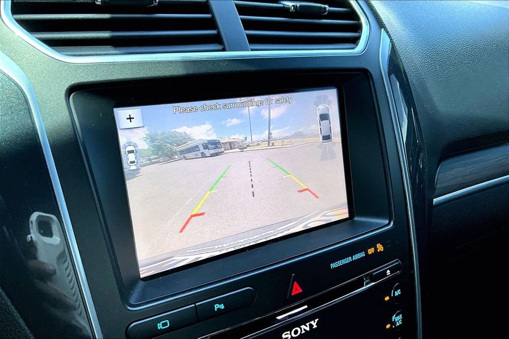 Used 2017 Gray Ford Limited image 23