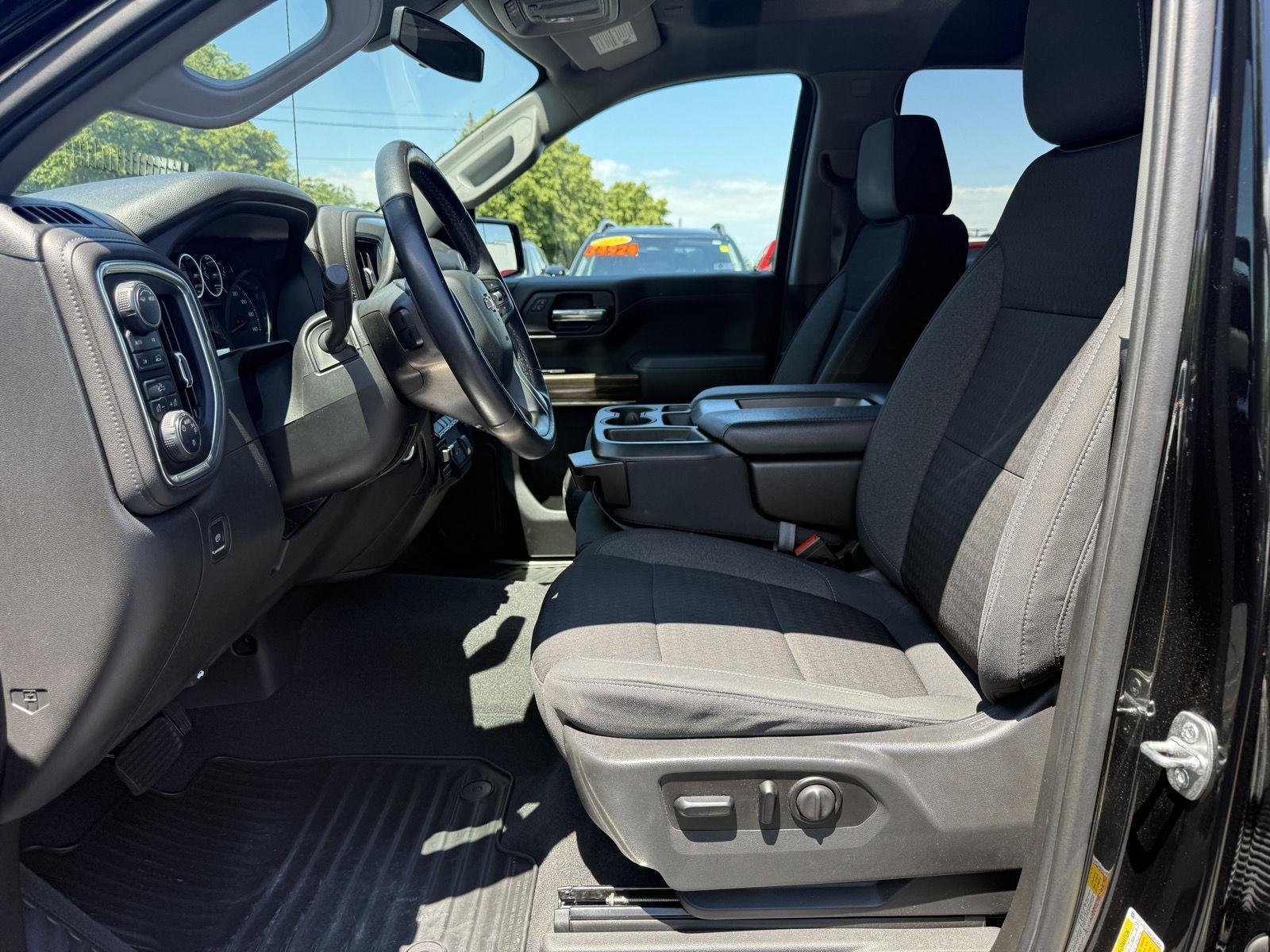 Used 2021 Black Chevrolet LT image 4