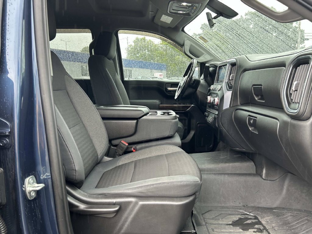 Used 2019 Blue GMC SLE image 17