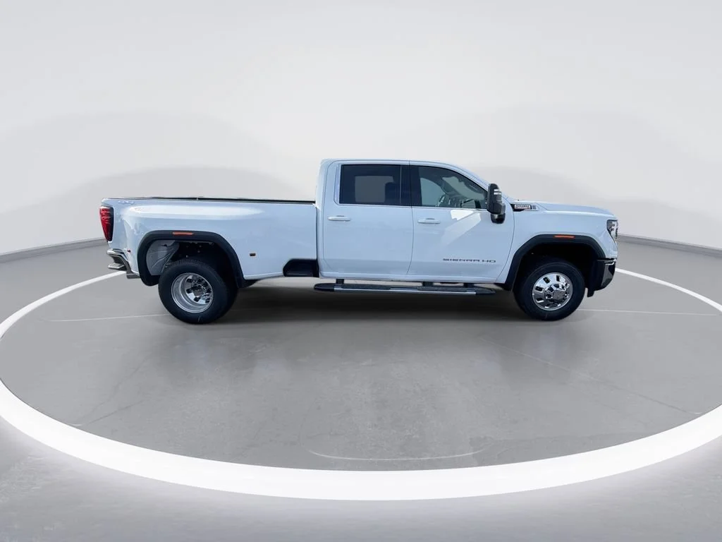 New 2026 Summit White GMC SLE DRW image 9