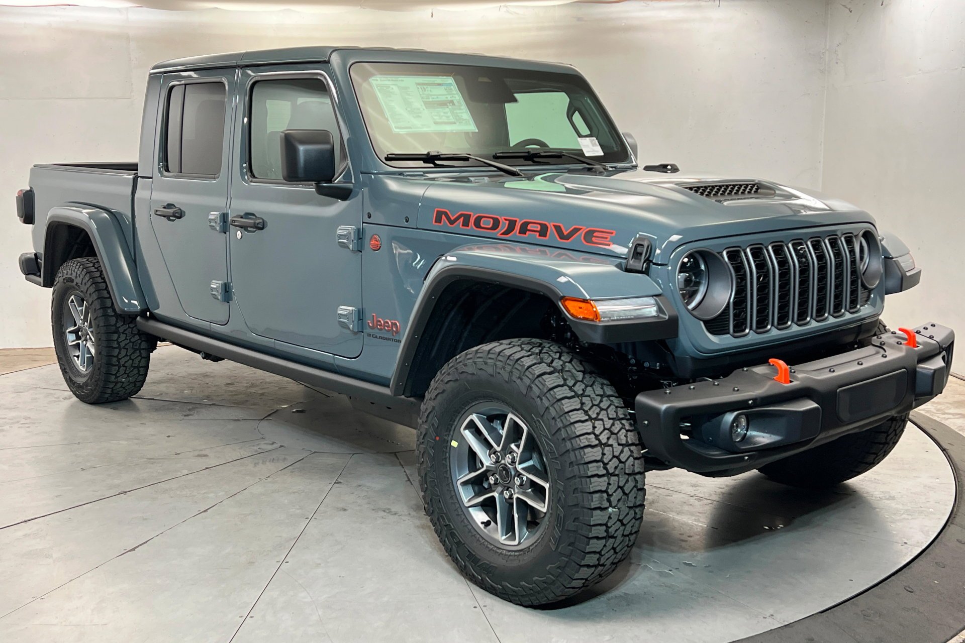 New 2026 Anvil Clear-Coat Exterior Paint Jeep Mojave X image 8