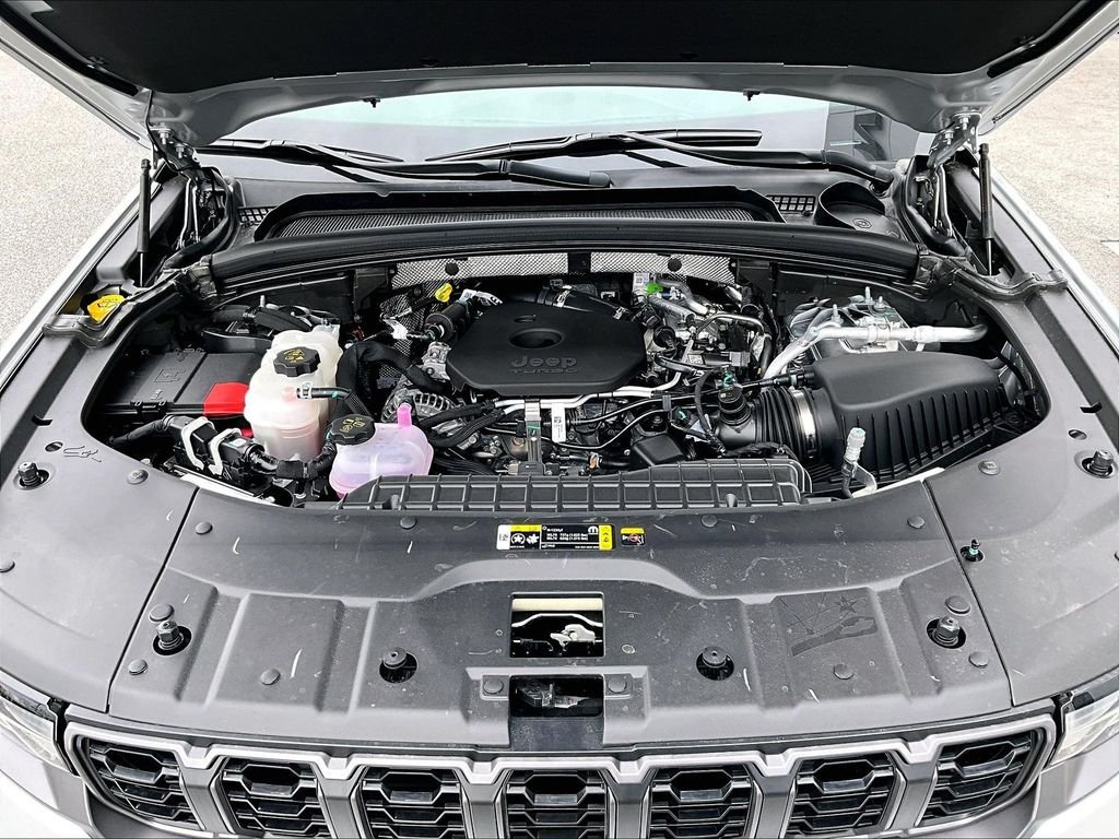 New 2026 Silver Zynith Jeep Laredo image 16