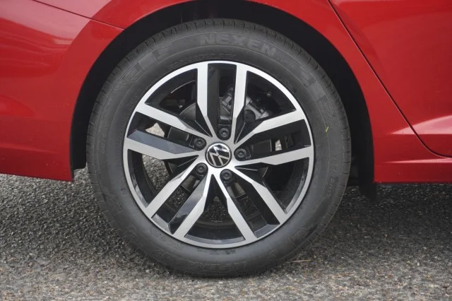 New 2026 Kings Red Metallic Volkswagen SE image 6