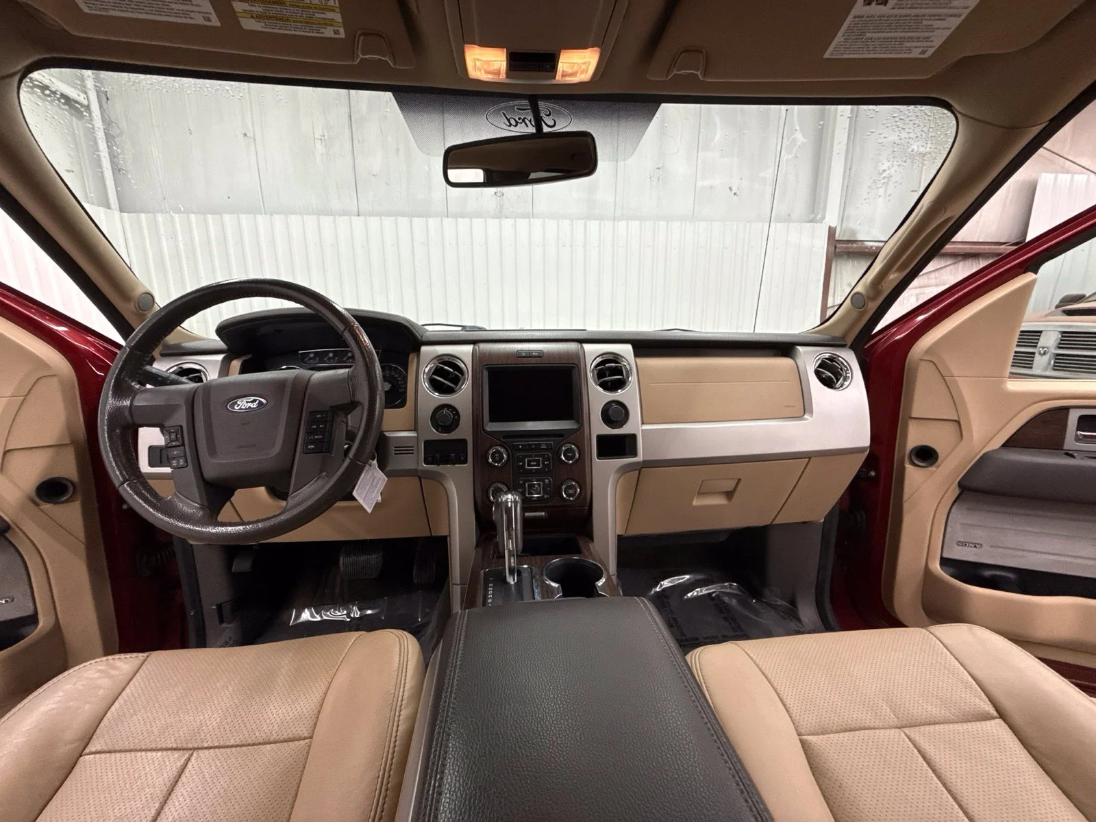 Used 2014 Beige Ford Lariat image 25