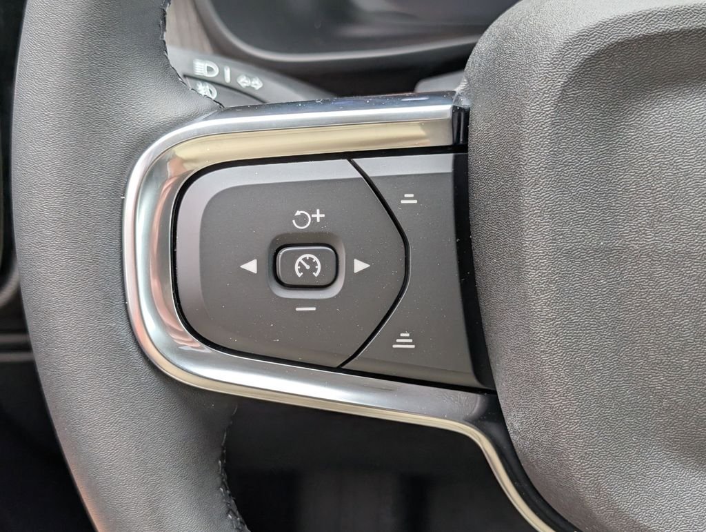 2026 Volvo XC40 Plus - Photo 16