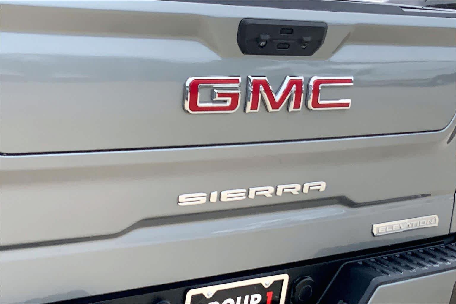 Used 2023 Sterling Metallic GMC Elevation image 31