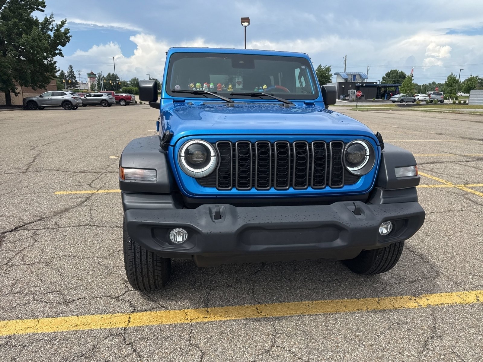 Used 2024 Hydro Blue Pearlcoat Jeep Sport S image 12