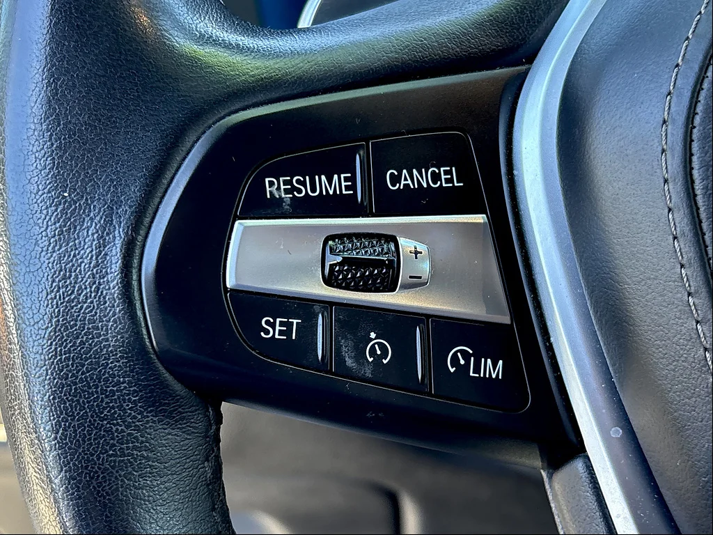 Used 2023 Black Sapphire Metallic BMW xDrive40i image 18
